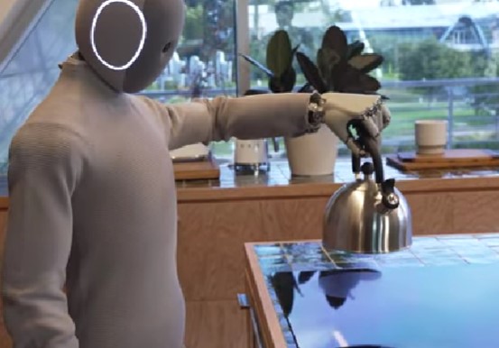 הרובוט הביתי הראשון - תיעוד נדיר